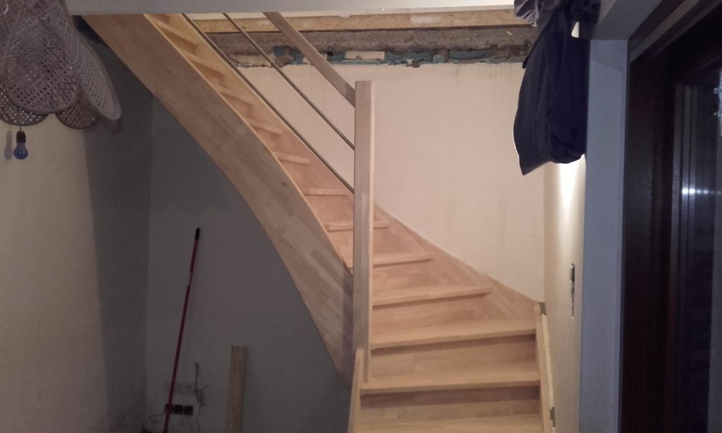 Escalier en bois sur mesure réalisé par MD Menuiserie